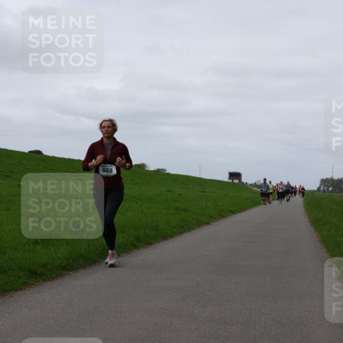 04.05.2025 - 8. Wedeler Halbmarathon Yannick Fuchs http://msf.ph/oto/7826372 04.05.2025 11:33:20 Laufen 668 meine-sportfotos.de