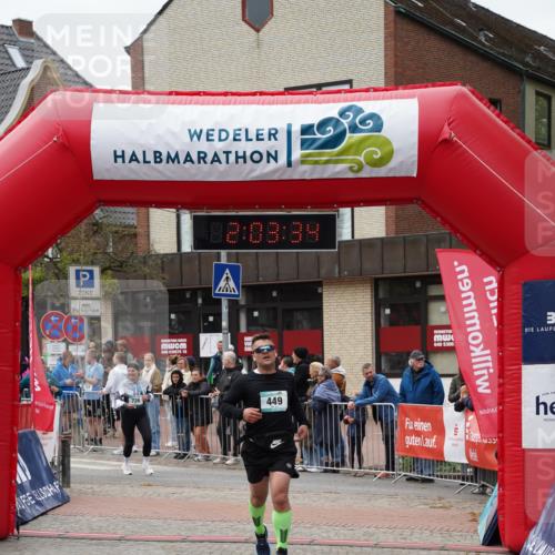 04.05.2025 - 8. Wedeler Halbmarathon Felixshl http://msf.ph/oto/7826403 04.05.2025 12:03:32 Ziel 449, 725 meine-sportfotos.de