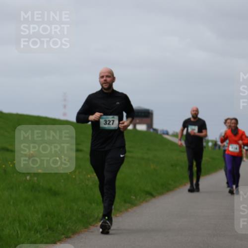 04.05.2025 - 8. Wedeler Halbmarathon Yannick Fuchs http://msf.ph/oto/7826405 04.05.2025 11:55:38 Laufen 327 meine-sportfotos.de