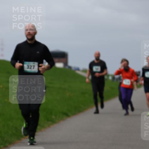 04.05.2025 - 8. Wedeler Halbmarathon Yannick Fuchs http://msf.ph/oto/7826410 04.05.2025 11:55:38 Laufen 327 meine-sportfotos.de