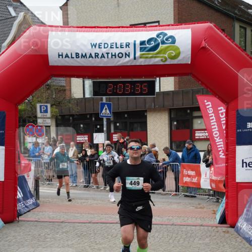 04.05.2025 - 8. Wedeler Halbmarathon Felixshl http://msf.ph/oto/7826444 04.05.2025 12:03:33 Ziel 449, 725 meine-sportfotos.de