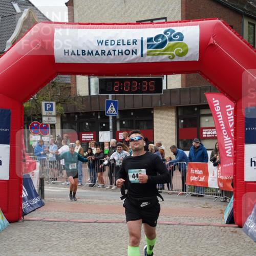 04.05.2025 - 8. Wedeler Halbmarathon Felixshl http://msf.ph/oto/7826453 04.05.2025 12:03:33 Ziel 449, 725 meine-sportfotos.de