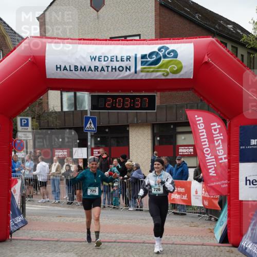 04.05.2025 - 8. Wedeler Halbmarathon Felixshl http://msf.ph/oto/7826464 04.05.2025 12:03:35 Ziel 449, 725 meine-sportfotos.de