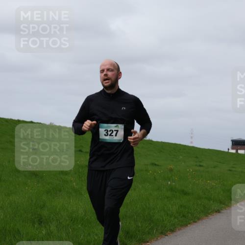 04.05.2025 - 8. Wedeler Halbmarathon Yannick Fuchs http://msf.ph/oto/7826497 04.05.2025 11:55:41 Laufen 327, 118 meine-sportfotos.de