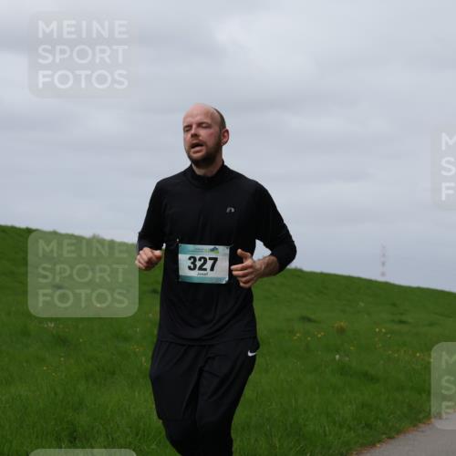 04.05.2025 - 8. Wedeler Halbmarathon Yannick Fuchs http://msf.ph/oto/7826501 04.05.2025 11:55:41 Laufen 327 meine-sportfotos.de