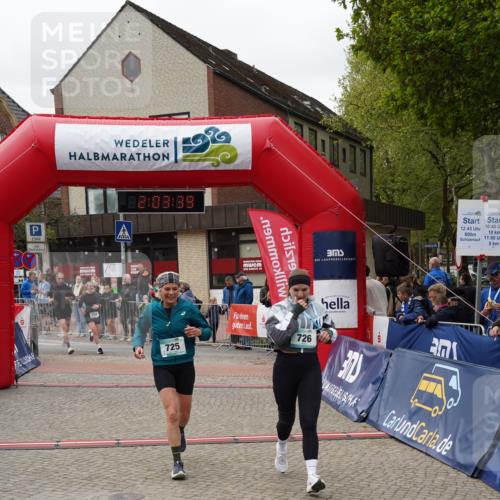 04.05.2025 - 8. Wedeler Halbmarathon Felixshl http://msf.ph/oto/7826525 04.05.2025 12:03:37 Ziel 449, 725, 733, 734 meine-sportfotos.de