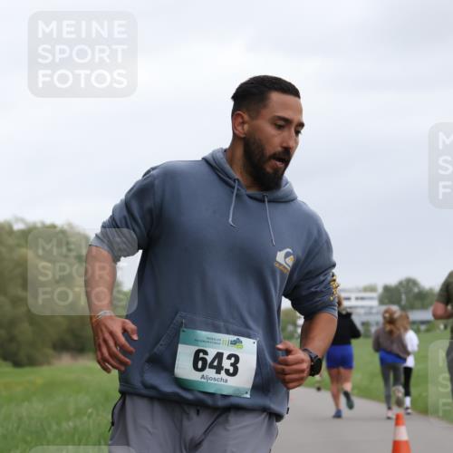04.05.2025 - 8. Wedeler Halbmarathon Yannick Fuchs http://msf.ph/oto/7826632 04.05.2025 11:14:02 Laufen 56, 643 meine-sportfotos.de