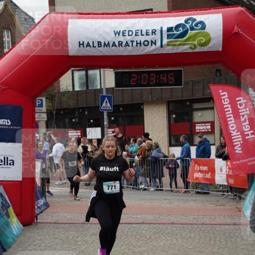 04.05.2025 - 8. Wedeler Halbmarathon Felixshl http://msf.ph/oto/7826669 04.05.2025 12:03:43 Ziel 307, 396, 733, 734, 771 meine-sportfotos.de