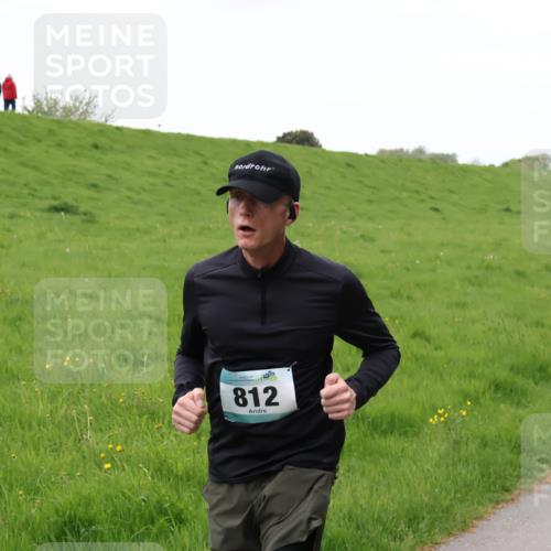 04.05.2025 - 8. Wedeler Halbmarathon Yannick Fuchs http://msf.ph/oto/7826704 04.05.2025 11:14:09 Laufen 1356, 812 meine-sportfotos.de