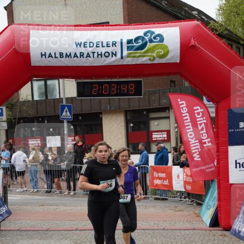 04.05.2025 - 8. Wedeler Halbmarathon Felixshl http://msf.ph/oto/7826772 04.05.2025 12:03:47 Ziel 307, 396, 771 meine-sportfotos.de