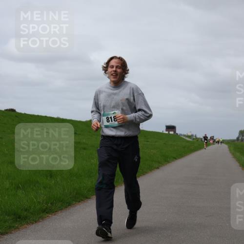 04.05.2025 - 8. Wedeler Halbmarathon Yannick Fuchs http://msf.ph/oto/7826781 04.05.2025 11:55:49 Laufen 818 meine-sportfotos.de