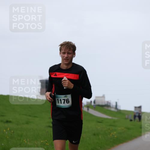 04.05.2025 - 8. Wedeler Halbmarathon Yannick Fuchs http://msf.ph/oto/7826799 04.05.2025 11:14:16 Laufen 1176 meine-sportfotos.de