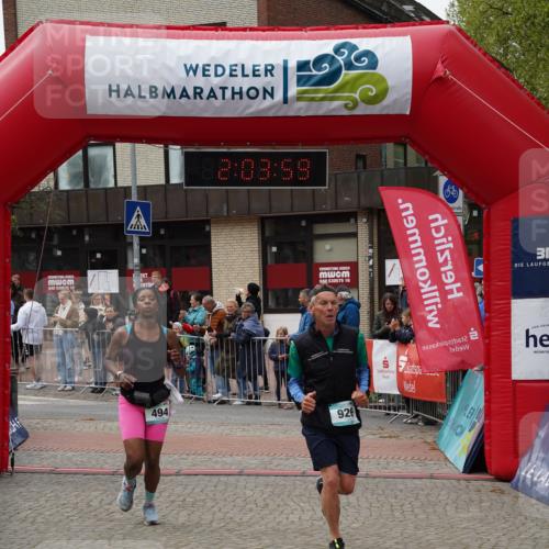 04.05.2025 - 8. Wedeler Halbmarathon Felixshl http://msf.ph/oto/7826938 04.05.2025 12:03:57 Ziel 146, 494, 926 meine-sportfotos.de