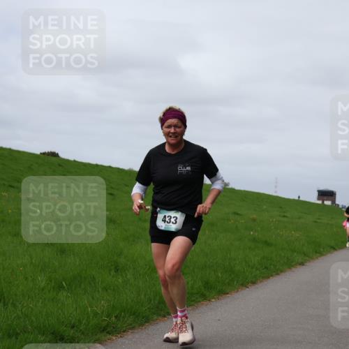 04.05.2025 - 8. Wedeler Halbmarathon Yannick Fuchs http://msf.ph/oto/7826951 04.05.2025 11:56:09 Laufen 433 meine-sportfotos.de