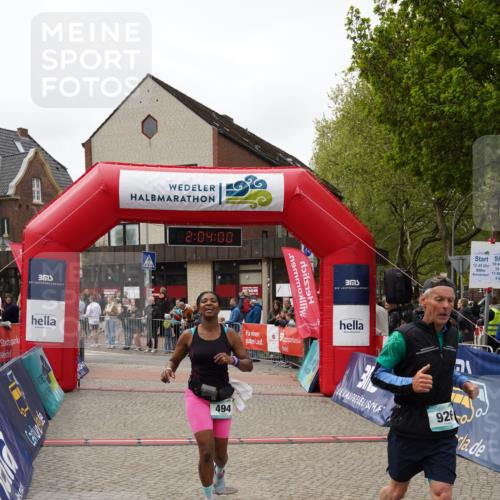 04.05.2025 - 8. Wedeler Halbmarathon Felixshl http://msf.ph/oto/7826995 04.05.2025 12:03:58 Ziel 176, 494, 926 meine-sportfotos.de