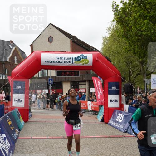 04.05.2025 - 8. Wedeler Halbmarathon Felixshl http://msf.ph/oto/7827005 04.05.2025 12:03:58 Ziel 176, 494, 926 meine-sportfotos.de