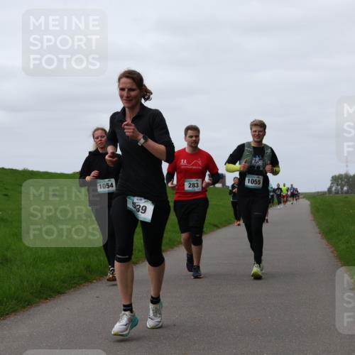 04.05.2025 - 8. Wedeler Halbmarathon Yannick Fuchs http://msf.ph/oto/7827112 04.05.2025 11:33:57 Laufen 1054, 40, 39, 283, 1055 meine-sportfotos.de
