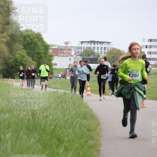 04.05.2025 - 8. Wedeler Halbmarathon Yannick Fuchs http://msf.ph/oto/7827220 04.05.2025 11:14:44 Laufen 483, 1198, 120, 1203 meine-sportfotos.de