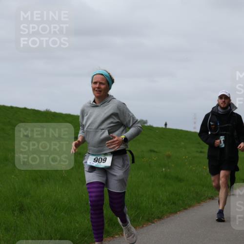 04.05.2025 - 8. Wedeler Halbmarathon Yannick Fuchs http://msf.ph/oto/7827287 04.05.2025 11:57:06 Laufen 909, 872, 849 meine-sportfotos.de