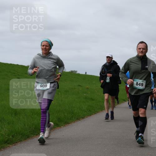 04.05.2025 - 8. Wedeler Halbmarathon Yannick Fuchs http://msf.ph/oto/7827297 04.05.2025 11:57:06 Laufen 909, 849 meine-sportfotos.de