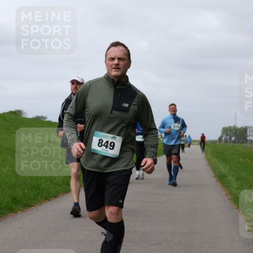 04.05.2025 - 8. Wedeler Halbmarathon Yannick Fuchs http://msf.ph/oto/7827313 04.05.2025 11:57:07 Laufen 849, 1115, 415 meine-sportfotos.de