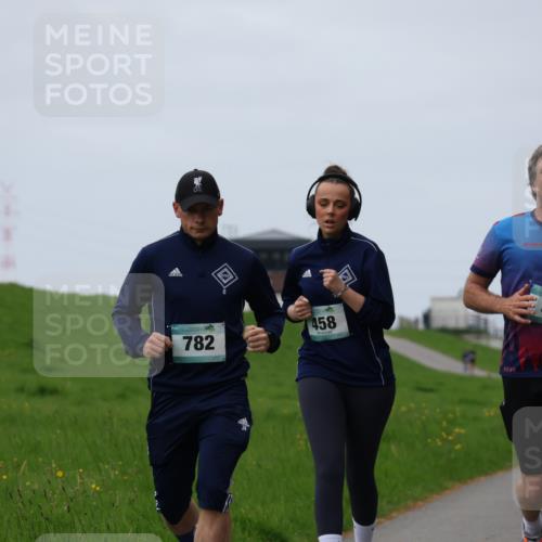 04.05.2025 - 8. Wedeler Halbmarathon Yannick Fuchs http://msf.ph/oto/7827324 04.05.2025 11:34:17 Laufen 782, 19, 924, 2024, 458, 21 meine-sportfotos.de