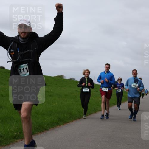 04.05.2025 - 8. Wedeler Halbmarathon Yannick Fuchs http://msf.ph/oto/7827344 04.05.2025 11:57:09 Laufen 111, 205, 183, 223, 415 meine-sportfotos.de