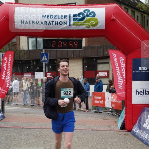 04.05.2025 - 8. Wedeler Halbmarathon Felixshl http://msf.ph/oto/7827386 04.05.2025 12:04:57 Ziel 922 meine-sportfotos.de