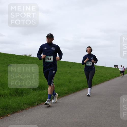 04.05.2025 - 8. Wedeler Halbmarathon Yannick Fuchs http://msf.ph/oto/7827421 04.05.2025 11:34:23 Laufen 782, 458 meine-sportfotos.de
