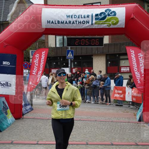 04.05.2025 - 8. Wedeler Halbmarathon Felixshl http://msf.ph/oto/7827459 04.05.2025 12:05:04 Ziel 580, 931 meine-sportfotos.de