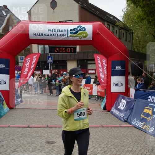 04.05.2025 - 8. Wedeler Halbmarathon Felixshl http://msf.ph/oto/7827489 04.05.2025 12:05:05 Ziel 580, 931 meine-sportfotos.de