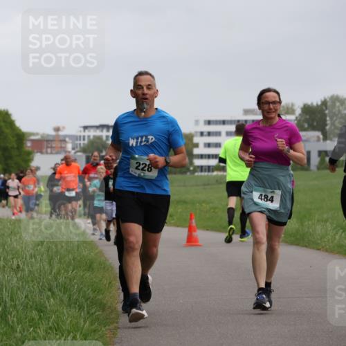 04.05.2025 - 8. Wedeler Halbmarathon Yannick Fuchs http://msf.ph/oto/7827709 04.05.2025 11:15:28 Laufen 228, 8154, 484 meine-sportfotos.de