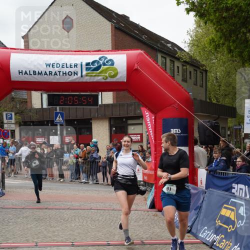 04.05.2025 - 8. Wedeler Halbmarathon Felixshl http://msf.ph/oto/7827718 04.05.2025 12:05:52 Ziel 45, 91, 92 meine-sportfotos.de