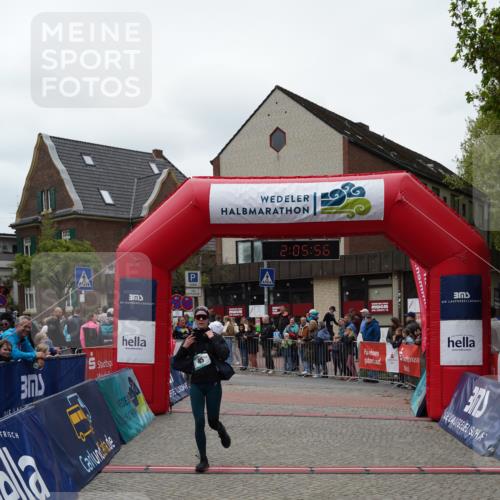 04.05.2025 - 8. Wedeler Halbmarathon Felixshl http://msf.ph/oto/7827768 04.05.2025 12:05:54 Ziel 45, 91, 92, 958 meine-sportfotos.de