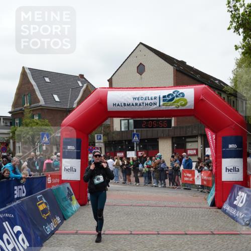 04.05.2025 - 8. Wedeler Halbmarathon Felixshl http://msf.ph/oto/7827788 04.05.2025 12:05:54 Ziel 45, 91, 92, 958 meine-sportfotos.de
