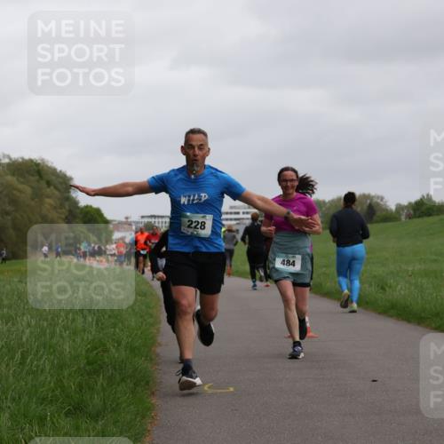 04.05.2025 - 8. Wedeler Halbmarathon Yannick Fuchs http://msf.ph/oto/7827792 04.05.2025 11:15:31 Laufen 228, 484 meine-sportfotos.de