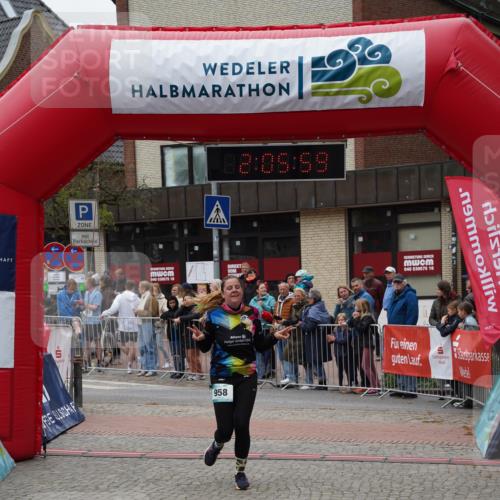 04.05.2025 - 8. Wedeler Halbmarathon Felixshl http://msf.ph/oto/7827818 04.05.2025 12:05:57 Ziel 45, 91, 92, 469, 958 meine-sportfotos.de