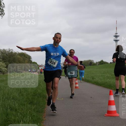 04.05.2025 - 8. Wedeler Halbmarathon Yannick Fuchs http://msf.ph/oto/7827850 04.05.2025 11:15:32 Laufen 154, 228, 484 meine-sportfotos.de