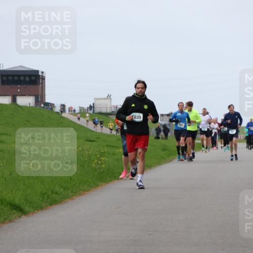 04.05.2025 - 8. Wedeler Halbmarathon Yannick Fuchs http://msf.ph/oto/7827987 04.05.2025 11:34:49 Laufen 035, 945 meine-sportfotos.de