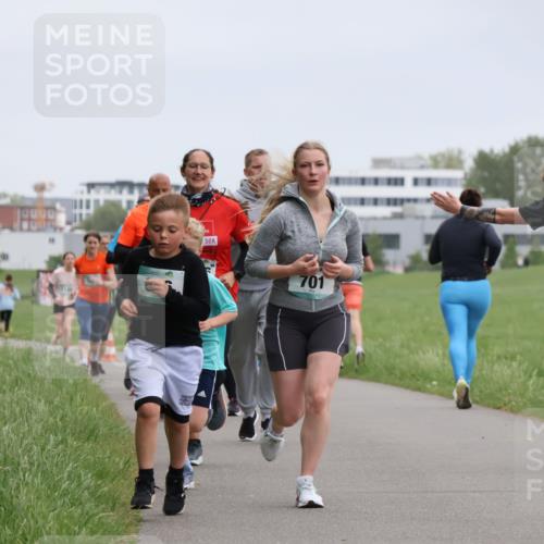 04.05.2025 - 8. Wedeler Halbmarathon Yannick Fuchs http://msf.ph/oto/7828016 04.05.2025 11:15:37 Laufen 50, 701 meine-sportfotos.de