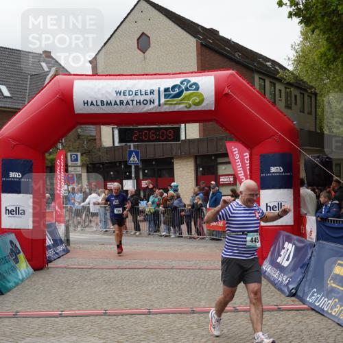 04.05.2025 - 8. Wedeler Halbmarathon Felixshl http://msf.ph/oto/7828054 04.05.2025 12:06:07 Ziel 154, 445 meine-sportfotos.de