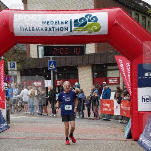 04.05.2025 - 8. Wedeler Halbmarathon Felixshl http://msf.ph/oto/7828092 04.05.2025 12:06:08 Ziel 154, 445 meine-sportfotos.de