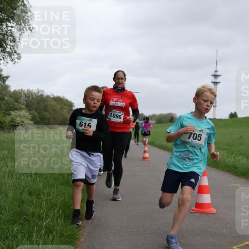 04.05.2025 - 8. Wedeler Halbmarathon Yannick Fuchs http://msf.ph/oto/7828103 04.05.2025 11:15:44 Laufen 616, 50, 1096, 705 meine-sportfotos.de