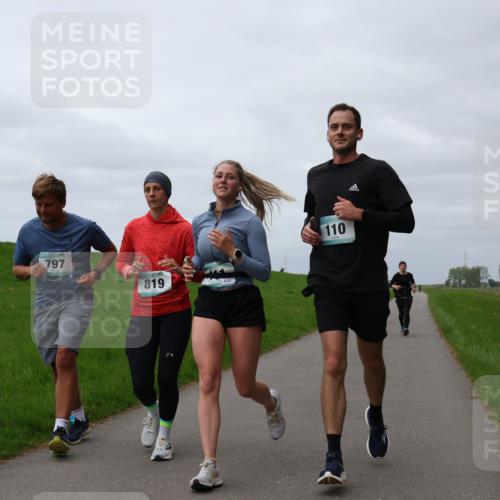 04.05.2025 - 8. Wedeler Halbmarathon Yannick Fuchs http://msf.ph/oto/7828145 04.05.2025 11:58:45 Laufen 797, 819, 62, 110 meine-sportfotos.de