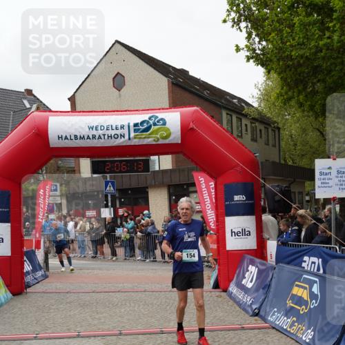 04.05.2025 - 8. Wedeler Halbmarathon Felixshl http://msf.ph/oto/7828149 04.05.2025 12:06:11 Ziel 154, 445, 943 meine-sportfotos.de
