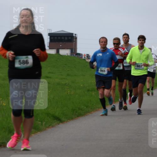 04.05.2025 - 8. Wedeler Halbmarathon Yannick Fuchs http://msf.ph/oto/7828195 04.05.2025 11:35:02 Laufen 14, 586, 851, 86, 982, 256, 945 meine-sportfotos.de