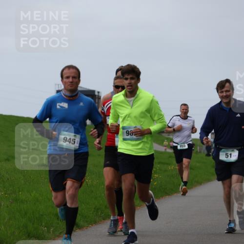 04.05.2025 - 8. Wedeler Halbmarathon Yannick Fuchs http://msf.ph/oto/7828242 04.05.2025 11:35:05 Laufen 945, 98, 855, 51, 79 meine-sportfotos.de