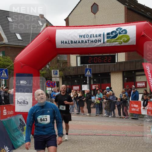 04.05.2025 - 8. Wedeler Halbmarathon Felixshl http://msf.ph/oto/7828284 04.05.2025 12:06:19 Ziel 142, 943, 970 meine-sportfotos.de