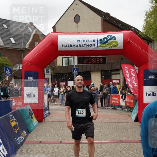 04.05.2025 - 8. Wedeler Halbmarathon Felixshl http://msf.ph/oto/7828304 04.05.2025 12:06:23 Ziel 142, 200, 431 meine-sportfotos.de