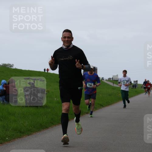 04.05.2025 - 8. Wedeler Halbmarathon Yannick Fuchs http://msf.ph/oto/7828385 04.05.2025 11:16:01 Laufen 790 meine-sportfotos.de